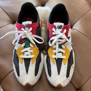 New Balance 327 White, Black, Red & Green Lace-Up Sneaker EUC